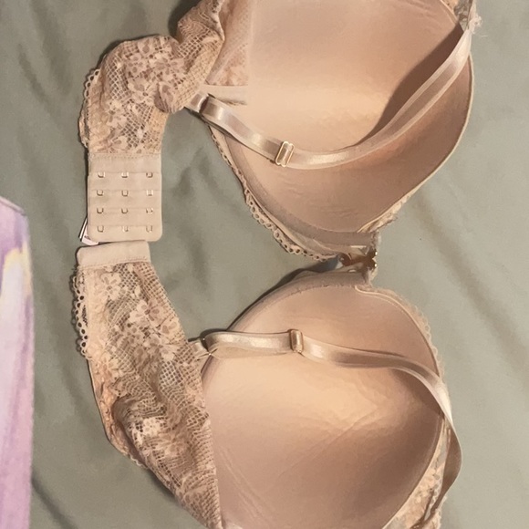 Victoria’s Secret Plunge Bra  lace lined. Nude color. EUC - Picture 5 of 7